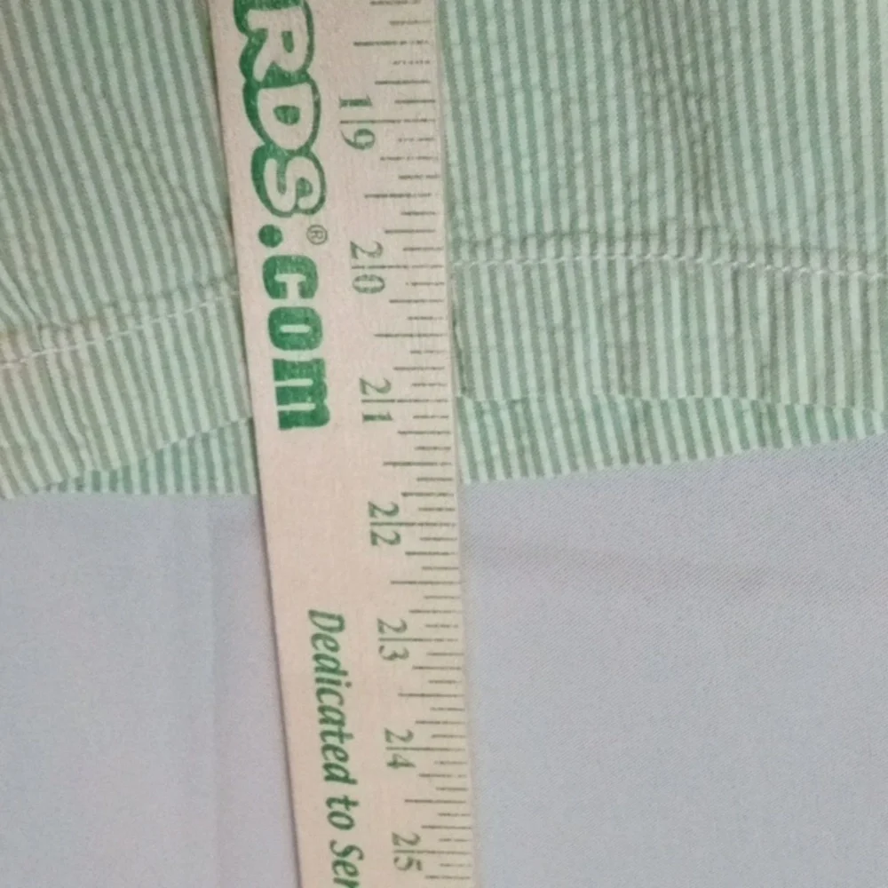 IZOD Flat Front Shorts sz 33, White & Green Strip, 100%cotton, Preowned - Picture 7 of 10